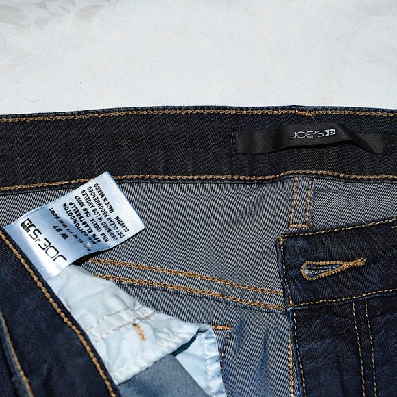 Joe’s Jeans Mid-Rise Slim Fit Mini Boot in Jeanette - Picture 7 of 10